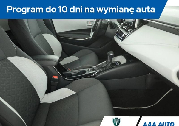 Toyota Corolla cena 73000 przebieg: 133542, rok produkcji 2019 z Bieruń małe 254